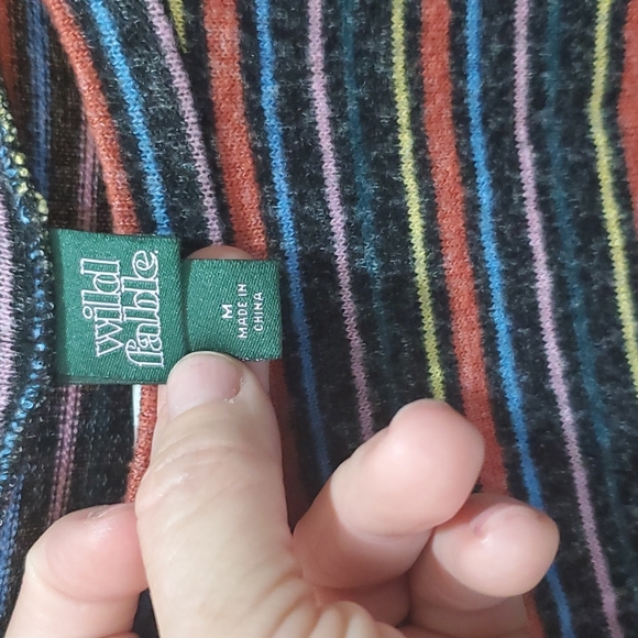 Crop top - Picture 2 of 4